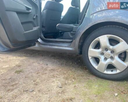 Серый Опель Зафира, объемом двигателя 1.6 л и пробегом 250 тыс. км за 5200 $, фото 9 на Automoto.ua