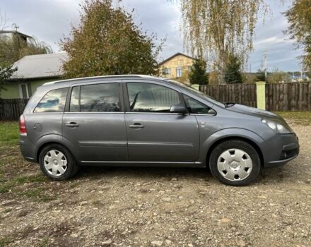 Серый Опель Зафира, объемом двигателя 1.8 л и пробегом 280 тыс. км за 3900 $, фото 2 на Automoto.ua