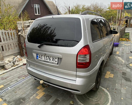 Серый Опель Зафира, объемом двигателя 2.2 л и пробегом 265 тыс. км за 5250 $, фото 1 на Automoto.ua