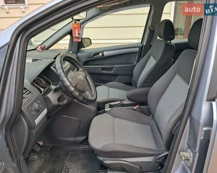 Серый Опель Зафира, объемом двигателя 1.9 л и пробегом 278 тыс. км за 4500 $, фото 48 на Automoto.ua