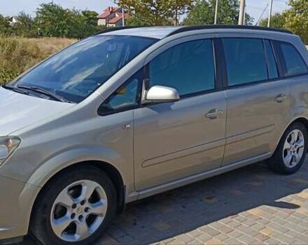 Серый Опель Зафира, объемом двигателя 1.6 л и пробегом 265 тыс. км за 5450 $, фото 2 на Automoto.ua