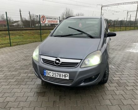 Серый Опель Зафира, объемом двигателя 1.9 л и пробегом 300 тыс. км за 3950 $, фото 3 на Automoto.ua