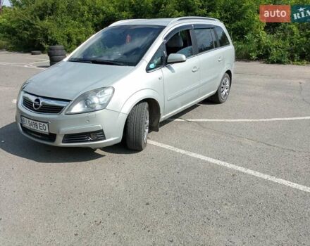 Серый Опель Зафира, объемом двигателя 1.9 л и пробегом 244 тыс. км за 5000 $, фото 4 на Automoto.ua