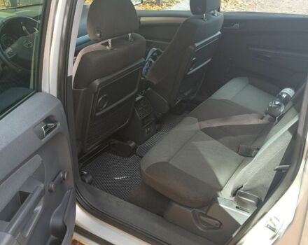 Серый Опель Зафира, объемом двигателя 1.6 л и пробегом 236 тыс. км за 5300 $, фото 11 на Automoto.ua