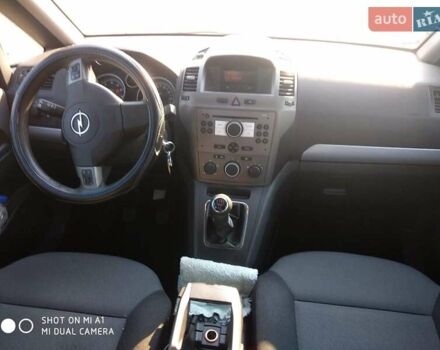 Серый Опель Зафира, объемом двигателя 1.6 л и пробегом 190 тыс. км за 6500 $, фото 10 на Automoto.ua