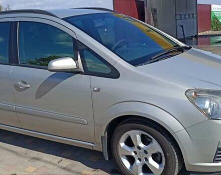 Серый Опель Зафира, объемом двигателя 1.6 л и пробегом 265 тыс. км за 5450 $, фото 1 на Automoto.ua