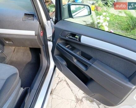 Серый Опель Зафира, объемом двигателя 1.6 л и пробегом 240 тыс. км за 5300 $, фото 4 на Automoto.ua