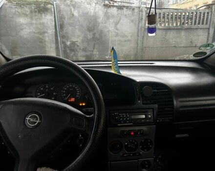 Серый Опель Зафира, объемом двигателя 2.2 л и пробегом 460 тыс. км за 4200 $, фото 1 на Automoto.ua