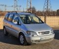 Серый Опель Зафира, объемом двигателя 2.2 л и пробегом 233 тыс. км за 4400 $, фото 2 на Automoto.ua