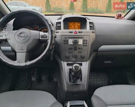 Серый Опель Зафира, объемом двигателя 1.9 л и пробегом 278 тыс. км за 4500 $, фото 55 на Automoto.ua