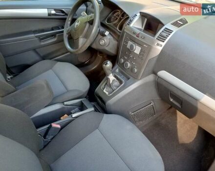 Серый Опель Зафира, объемом двигателя 1.6 л и пробегом 240 тыс. км за 5300 $, фото 6 на Automoto.ua