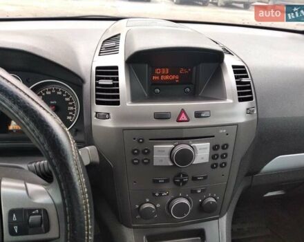 Серый Опель Зафира, объемом двигателя 1.6 л и пробегом 190 тыс. км за 6500 $, фото 4 на Automoto.ua