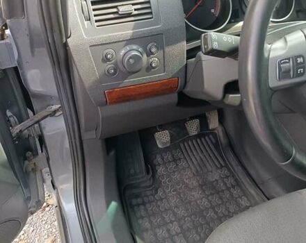 Серый Опель Зафира, объемом двигателя 1.9 л и пробегом 271 тыс. км за 6100 $, фото 3 на Automoto.ua