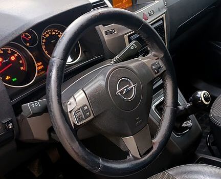 Сірий Опель Зафіра, об'ємом двигуна 1.6 л та пробігом 300 тис. км за 4950 $, фото 10 на Automoto.ua