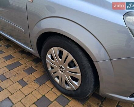 Серый Опель Зафира, объемом двигателя 1.9 л и пробегом 278 тыс. км за 4500 $, фото 69 на Automoto.ua