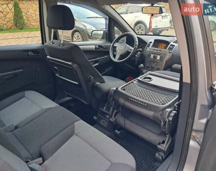 Серый Опель Зафира, объемом двигателя 1.9 л и пробегом 278 тыс. км за 4500 $, фото 38 на Automoto.ua