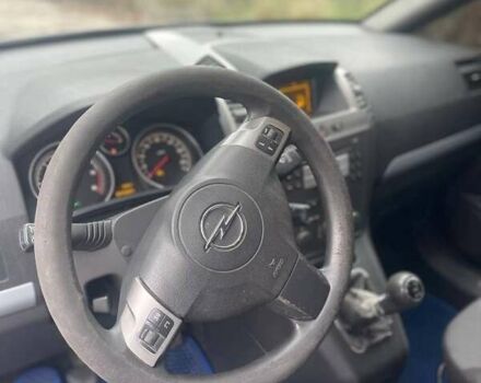 Серый Опель Зафира, объемом двигателя 1.91 л и пробегом 380 тыс. км за 3999 $, фото 7 на Automoto.ua