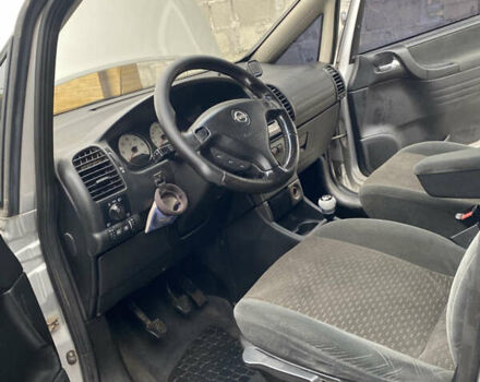 Серый Опель Зафира, объемом двигателя 2.2 л и пробегом 265 тыс. км за 5250 $, фото 16 на Automoto.ua