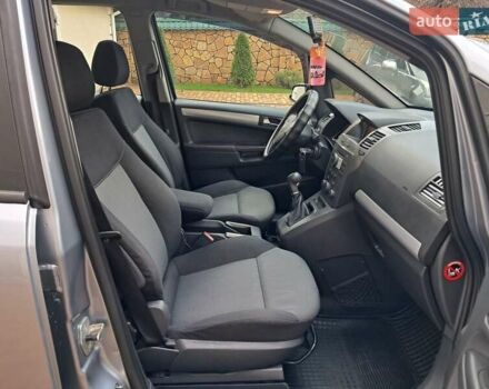 Серый Опель Зафира, объемом двигателя 1.9 л и пробегом 278 тыс. км за 4500 $, фото 44 на Automoto.ua