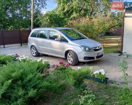 Серый Опель Зафира, объемом двигателя 1.6 л и пробегом 240 тыс. км за 5300 $, фото 3 на Automoto.ua