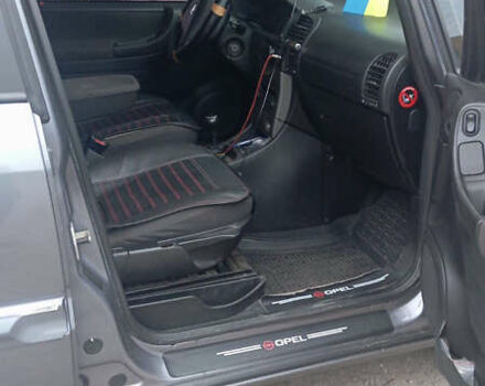 Серый Опель Зафира, объемом двигателя 1.6 л и пробегом 278 тыс. км за 4550 $, фото 5 на Automoto.ua