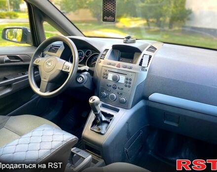 Серый Опель Зафира, объемом двигателя 1.8 л и пробегом 150 тыс. км за 4600 $, фото 5 на Automoto.ua