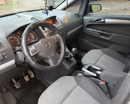 Серый Опель Зафира, объемом двигателя 1.91 л и пробегом 225 тыс. км за 4400 $, фото 14 на Automoto.ua