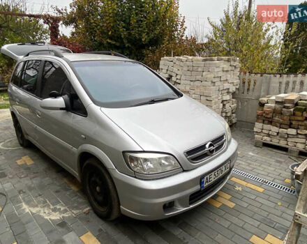 Серый Опель Зафира, объемом двигателя 2.2 л и пробегом 265 тыс. км за 5250 $, фото 38 на Automoto.ua