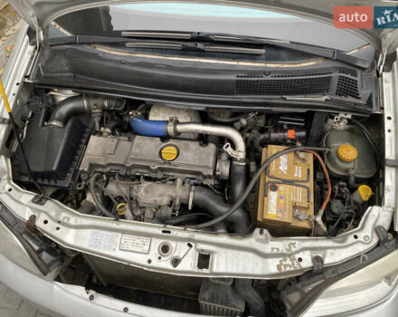 Серый Опель Зафира, объемом двигателя 2.2 л и пробегом 265 тыс. км за 5250 $, фото 32 на Automoto.ua