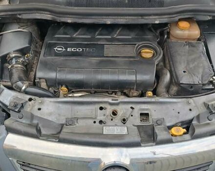 Серый Опель Зафира, объемом двигателя 1.9 л и пробегом 271 тыс. км за 6100 $, фото 4 на Automoto.ua