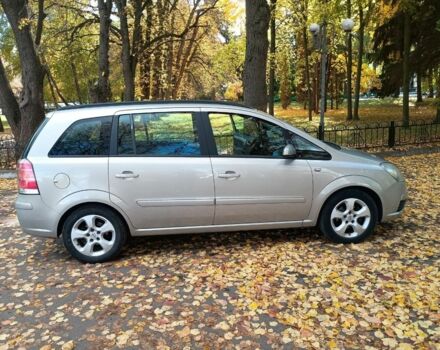 Серый Опель Зафира, объемом двигателя 1.6 л и пробегом 236 тыс. км за 5300 $, фото 5 на Automoto.ua