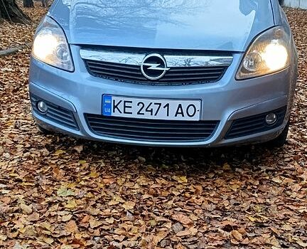 Сірий Опель Зафіра, об'ємом двигуна 1.6 л та пробігом 300 тис. км за 4950 $, фото 3 на Automoto.ua