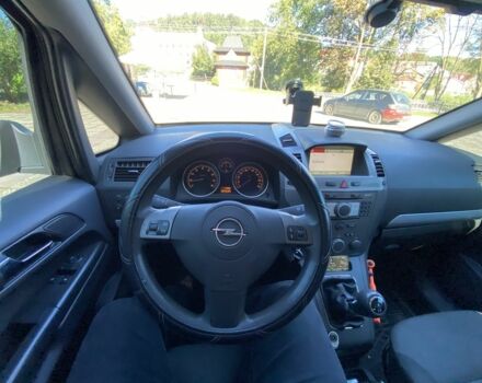 Сірий Опель Зафіра, об'ємом двигуна 1.6 л та пробігом 324 тис. км за 4700 $, фото 4 на Automoto.ua