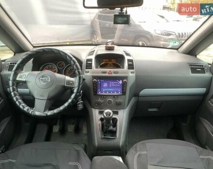 Серый Опель Зафира, объемом двигателя 1.8 л и пробегом 330 тыс. км за 5940 $, фото 30 на Automoto.ua