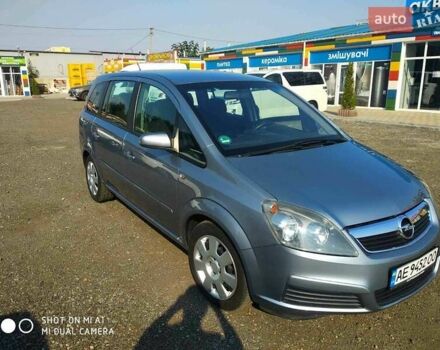 Серый Опель Зафира, объемом двигателя 1.6 л и пробегом 190 тыс. км за 6500 $, фото 3 на Automoto.ua