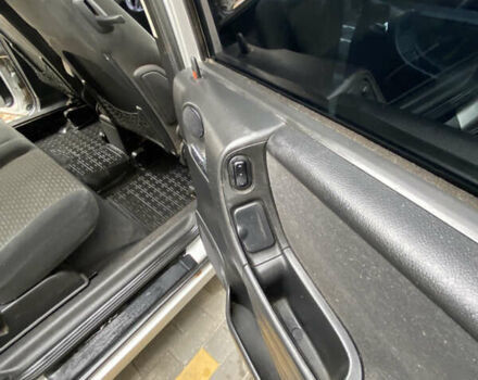 Серый Опель Зафира, объемом двигателя 2.2 л и пробегом 265 тыс. км за 5250 $, фото 25 на Automoto.ua