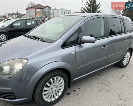 Серый Опель Зафира, объемом двигателя 1.6 л и пробегом 218 тыс. км за 5400 $, фото 4 на Automoto.ua