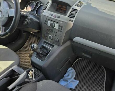 Серый Опель Зафира, объемом двигателя 1.6 л и пробегом 210 тыс. км за 5100 $, фото 9 на Automoto.ua