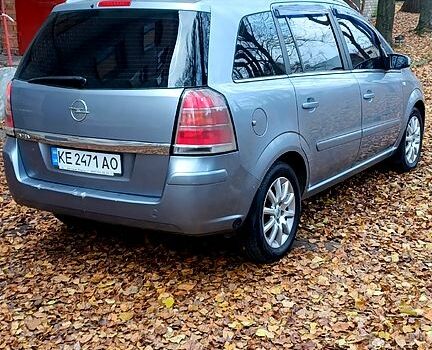 Сірий Опель Зафіра, об'ємом двигуна 1.6 л та пробігом 300 тис. км за 4950 $, фото 6 на Automoto.ua