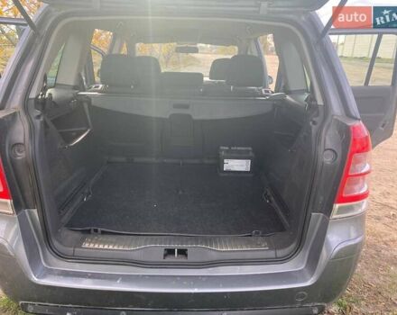 Серый Опель Зафира, объемом двигателя 1.6 л и пробегом 250 тыс. км за 5200 $, фото 1 на Automoto.ua