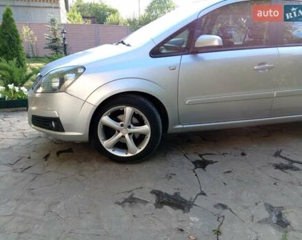 Серый Опель Зафира, объемом двигателя 1.6 л и пробегом 240 тыс. км за 5300 $, фото 23 на Automoto.ua