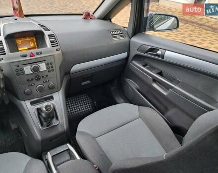 Серый Опель Зафира, объемом двигателя 1.9 л и пробегом 278 тыс. км за 4500 $, фото 52 на Automoto.ua