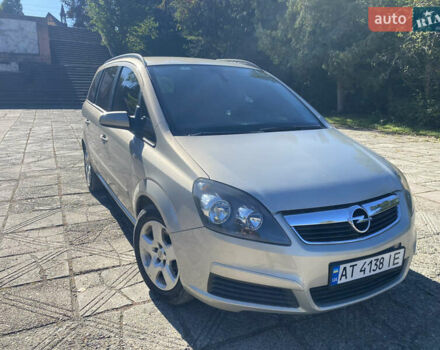 Сірий Опель Зафіра, об'ємом двигуна 1.6 л та пробігом 324 тис. км за 4700 $, фото 1 на Automoto.ua