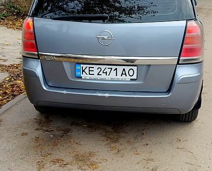 Сірий Опель Зафіра, об'ємом двигуна 1.6 л та пробігом 300 тис. км за 4950 $, фото 2 на Automoto.ua