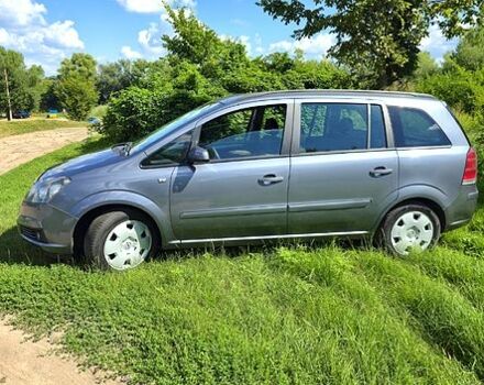 Серый Опель Зафира, объемом двигателя 1.6 л и пробегом 220 тыс. км за 5100 $, фото 2 на Automoto.ua