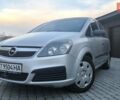 Серый Опель Зафира, объемом двигателя 1.6 л и пробегом 302 тыс. км за 4600 $, фото 2 на Automoto.ua