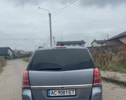 Серый Опель Зафира, объемом двигателя 1.9 л и пробегом 320 тыс. км за 3999 $, фото 1 на Automoto.ua