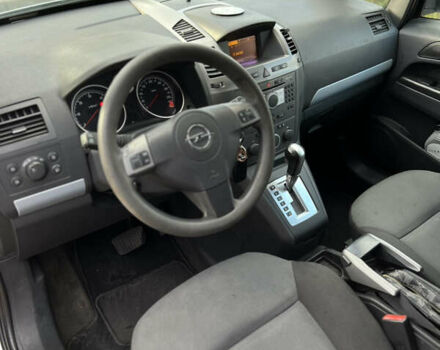 Серый Опель Зафира, объемом двигателя 1.9 л и пробегом 326 тыс. км за 4750 $, фото 8 на Automoto.ua