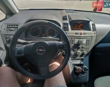 Серый Опель Зафира, объемом двигателя 2.2 л и пробегом 170 тыс. км за 4900 $, фото 20 на Automoto.ua
