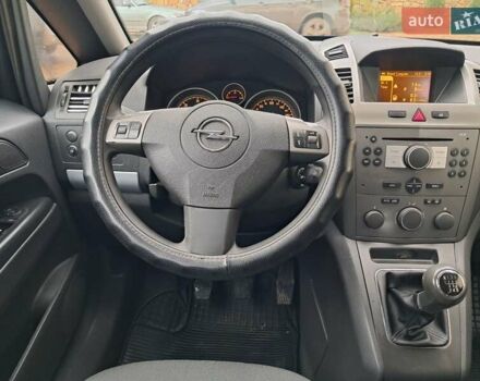 Серый Опель Зафира, объемом двигателя 1.9 л и пробегом 278 тыс. км за 4500 $, фото 59 на Automoto.ua